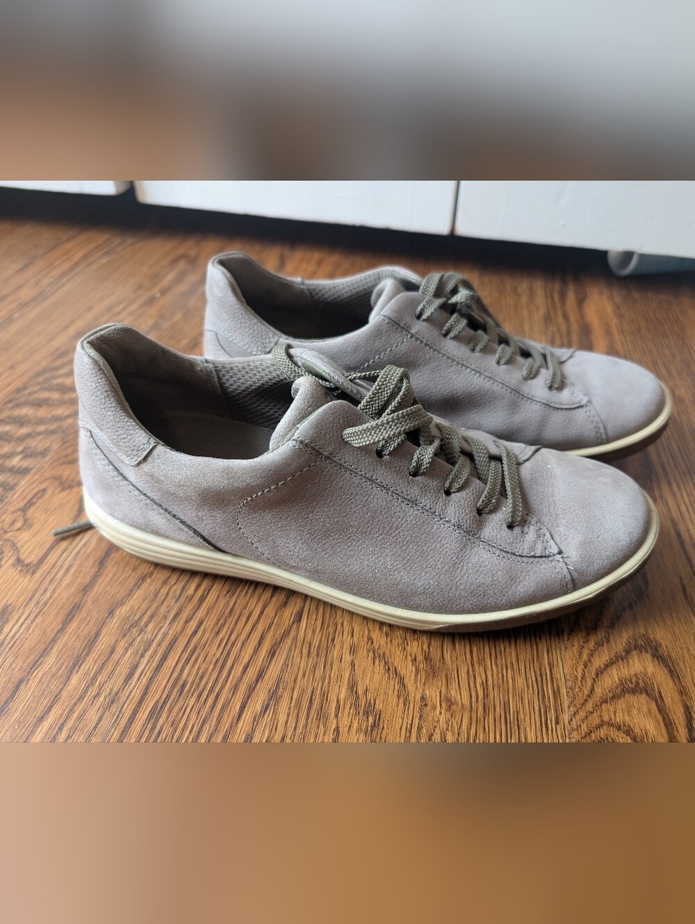 Ecco Men's Grey Suede Lace-Up Sneakers